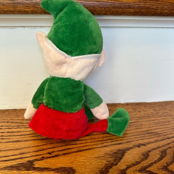Hatchimal Santa Elf!In great condition.Perfect addition to your holiday stuffies - Picture 2 of 4